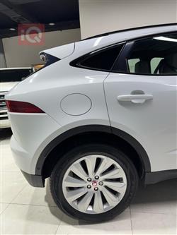 جاكوار إي- بيس